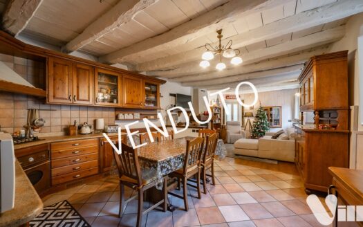 Porzione di casa arredata