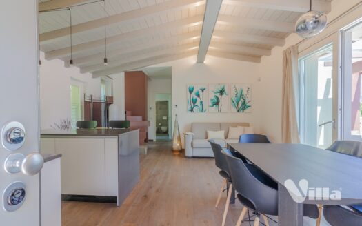 Splendido ed elegante appartamento vista lago