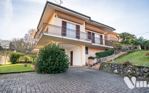 Casa singola con vista lago