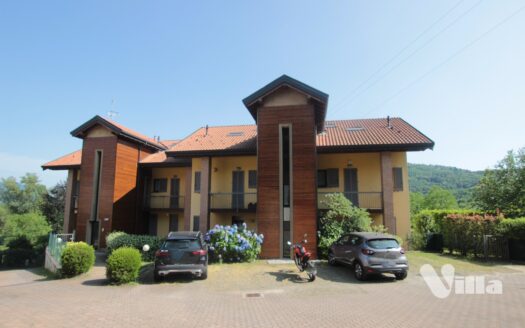 Appartamento mansardato arredato
