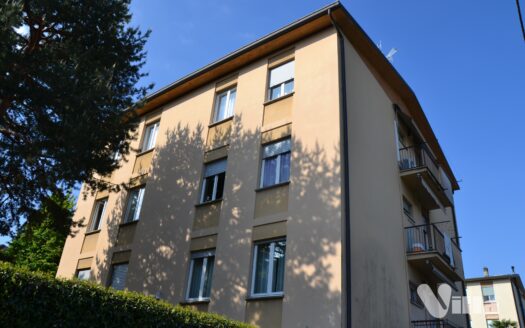 Appartamento con box e cantina a due passi dal centro paese