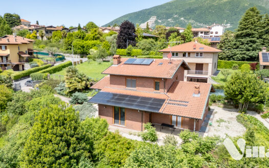 Villa singola con ampio giardino