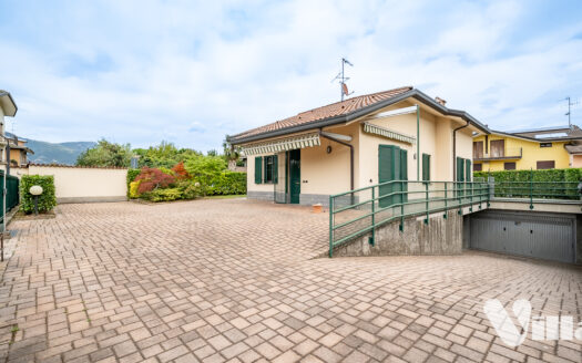 Villa singola in contesto residenziale